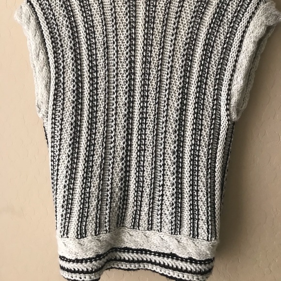 CAbi Knit Sweater Vest Chunky Cable Knit Neutral Color M - Picture 5 of 6